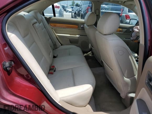 ✅ 2007 Lincoln MKZ • VIN: 3LNHM28T37R664574 • Лот: 61767525. Опубликован ранее на Copart с пробегом Не указан. Бесплатный доступ к архиву аукционных продаж из США и подробный отчёт об истории автомобиля на DreamBid. Изображение 10.