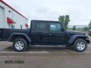 ✅ 2023 Jeep Gladiator Sport S • VIN: 1C6HJTAG8PL522548 • Лот: 42278010. Опубликован ранее на IAAI с пробегом 58 491 миль. Бесплатный доступ к архиву аукционных продаж из США и подробный отчёт об истории автомобиля на DreamBid. Изображение 13.