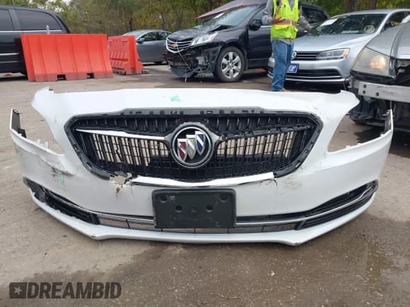 ✅ 2018 Buick LaCrosse Premium • VIN: 1G4ZR5SS3JU136637 • Lot: 43436664. Listed on IAAI with 60,509 mi. Free auction sales archive from the USA and detailed vehicle history report at DreamBid. Image 12.