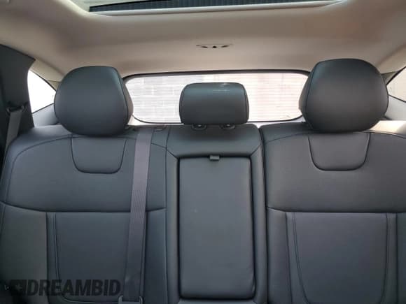 ✅ 2022 Hyundai Tucson Limited • VIN: 5NMJE3AE6NH104825 • Lot: 68760384. Wystawiony na Copart z przebiegiem 19 516 mil. Bezpłatny archiwum sprzedaży aukcyjnych z USA i szczegółowy raport historii pojazdu na DreamBid. Zdjęcie 10.