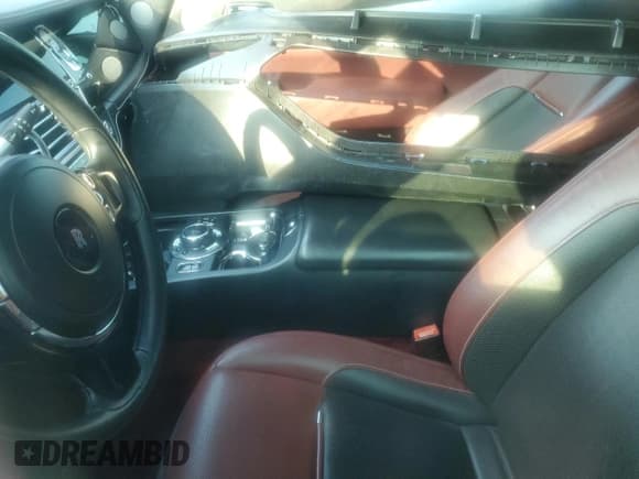 ✅ 2018 Rolls-Royce Wraith • VIN: SCA665C50JUX86994 • Lot: 66816265. Wystawiony na Copart z przebiegiem Nie podano. Bezpłatny archiwum sprzedaży aukcyjnych z USA i szczegółowy raport historii pojazdu na DreamBid. Zdjęcie 7.