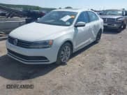 ✅ 2015 Volkswagen Jetta SE • VIN: 3VWLA7AJ8FM427178 • Lot: 42564727. Wystawiony na IAAI z przebiegiem 108 210 mil. Bezpłatny archiwum sprzedaży aukcyjnych z USA i szczegółowy raport historii pojazdu na DreamBid. Zdjęcie 2.