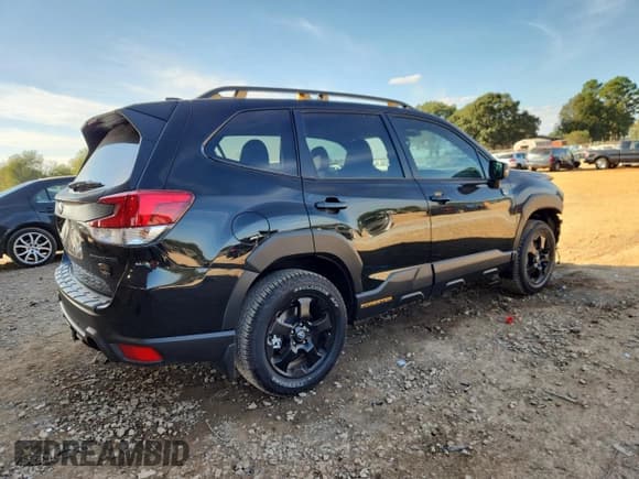 ✅ 2025 Subaru Forester Wilderness • VIN: JF2SKAJC3SH405874 • Lot: 85758875. Wystawiony na Copart z przebiegiem 512 mil. Bezpłatny archiwum sprzedaży aukcyjnych z USA i szczegółowy raport historii pojazdu na DreamBid. Zdjęcie 3.