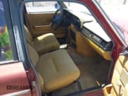 ✅ 1987 Volvo 240 DL • VIN: YV1AX8848H1237230 • Lot: 42790916. Listed on IAAI with 87,910 mi. Free auction sales archive from the USA and detailed vehicle history report at DreamBid. Image 5.