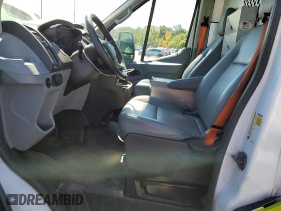 ✅ 2018 Ford Transit • VIN: 1FTBW2XM8JKB38192 • Lot: 71673765. Wystawiony na Copart z przebiegiem 143 494 mil. Bezpłatny archiwum sprzedaży aukcyjnych z USA i szczegółowy raport historii pojazdu na DreamBid. Zdjęcie 7.