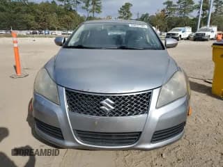 ✅ 2011 Suzuki Kizashi SE • VIN: JS2RF9A32B6110847 • Lot: 89837195. Wystawiony na Copart z przebiegiem 50 739 mil. Bezpłatny archiwum sprzedaży aukcyjnych z USA i szczegółowy raport historii pojazdu na DreamBid. Zdjęcie 5.