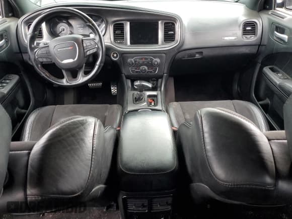 ✅ 2019 Dodge Charger R/T • VIN: 2C3CDXCT8KH519249 • Лот: 84902845. Опубликован ранее на Copart с пробегом 105 769 миль. Бесплатный доступ к архиву аукционных продаж из США и подробный отчёт об истории автомобиля на DreamBid. Изображение 8.