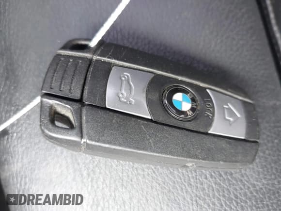 ✅ 2009 BMW 3 Series 335i xDrive • VIN: WBAWC73589E063782 • Lot: 41969821. Listed on IAAI with 150,406 mi. Free auction sales archive from the USA and detailed vehicle history report at DreamBid. Image 11.