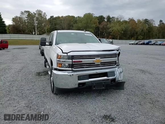 ✅ 2015 Chevrolet Silverado 2500HD LT • VIN: 1GC1CVEG8FF573202 • Lot: 78818274. Wystawiony na Copart z przebiegiem 68 694 mil. Bezpłatny archiwum sprzedaży aukcyjnych z USA i szczegółowy raport historii pojazdu na DreamBid. Zdjęcie 11.