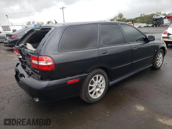 ✅ 2003 Volvo V40 • VIN: YV1VW29513F943153 • Lot: 83800635. Listed on Copart with 161,273 mi. Free auction sales archive from the USA and detailed vehicle history report at DreamBid. Image 3.