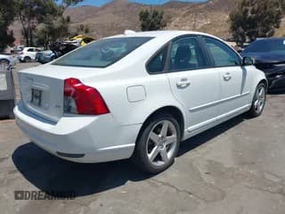 ✅ 2008 Volvo S40 2.4L • VIN: YV1MS390082365319 • Lot: 42865146. Listed on IAAI with 173,692 mi. Free auction sales archive from the USA and detailed vehicle history report at DreamBid. Image 4.