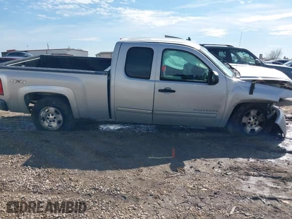 ✅ 2011 Chevrolet Silverado 1500 LT • VIN: 1GCRKSE39BZ378803 • Lot: 41406822. Listed on IAAI with 110,728 mi. Free auction sales archive from the USA and detailed vehicle history report at DreamBid. Image 13.