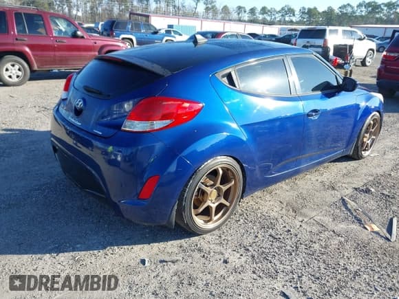 ✅ 2017 Hyundai Veloster • VIN: KMHTC6AD0HU319858 • Lot: 41459895. Wystawiony na IAAI z przebiegiem 114 466 mil. Bezpłatny archiwum sprzedaży aukcyjnych z USA i szczegółowy raport historii pojazdu na DreamBid. Zdjęcie 4.