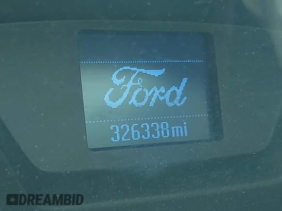 ✅ 2016 Ford Transit Cargo • VIN: 1FTYE1YM6GKB15539 • Lot: 42228687. Wystawiony na IAAI z przebiegiem 326 338 mil. Bezpłatny archiwum sprzedaży aukcyjnych z USA i szczegółowy raport historii pojazdu na DreamBid. Zdjęcie 15.