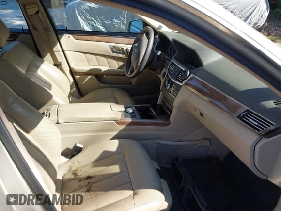 ✅ 2010 Mercedes-Benz E 550 Luxury • VIN: WDDHF9AB5AA212545 • Lot: 43590700. Listed on IAAI with Not provided. Free auction sales archive from the USA and detailed vehicle history report at DreamBid. Image 5.