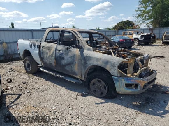 ✅ 2022 Ram 2500 Big Horn • VIN: 3C6UR5DL1NG436343 • Lot: 71392845. Wystawiony na Copart z przebiegiem Nie podano. Bezpłatny archiwum sprzedaży aukcyjnych z USA i szczegółowy raport historii pojazdu na DreamBid. Zdjęcie 4.