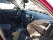 ✅ 2017 Jeep Cherokee Latitude • VIN: 1C4PJMCB2HW512187 • Lot: 43375976. Wystawiony na IAAI z przebiegiem 141 132 mil. Bezpłatny archiwum sprzedaży aukcyjnych z USA i szczegółowy raport historii pojazdu na DreamBid. Zdjęcie 5.