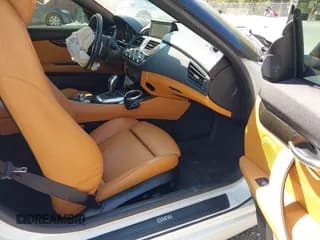 ✅ 2016 BMW Z4 sDrive28i • VIN: WBALL5C50GP557935 • Lot: 43256757. Wystawiony na IAAI z przebiegiem 110 380 mil. Bezpłatny archiwum sprzedaży aukcyjnych z USA i szczegółowy raport historii pojazdu na DreamBid. Zdjęcie 5.