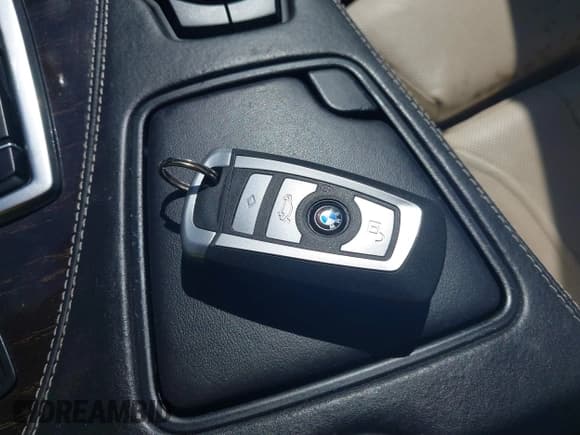 ✅ 2012 BMW 6 Series 650i • VIN: WBALZ3C5XCC397339 • Lot: 39710830. Wystawiony na IAAI z przebiegiem 59 467 mil. Bezpłatny archiwum sprzedaży aukcyjnych z USA i szczegółowy raport historii pojazdu na DreamBid. Zdjęcie 11.