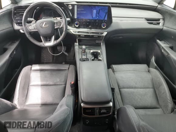 ✅ 2023 Lexus RX 350 • VIN: 2T2BAMBA3PC004378 • Lot: 63559135. Wystawiony na Copart z przebiegiem 18 609 mil. Bezpłatny archiwum sprzedaży aukcyjnych z USA i szczegółowy raport historii pojazdu na DreamBid. Zdjęcie 8.