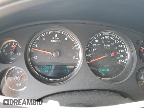 ✅ 2013 Chevrolet Suburban LTZ • VIN: 1GNSKKE71DR153449 • Lot: 62754034. Wystawiony na Copart z przebiegiem 172 482 mil. Bezpłatny archiwum sprzedaży aukcyjnych z USA i szczegółowy raport historii pojazdu na DreamBid. Zdjęcie 9.