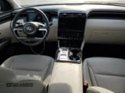 ✅ 2023 Hyundai Tucson Limited • VIN: KM8JECA1XPU095597 • Lot: 69615124. Wystawiony na Copart z przebiegiem 18 141 mil. Bezpłatny archiwum sprzedaży aukcyjnych z USA i szczegółowy raport historii pojazdu na DreamBid. Zdjęcie 8.