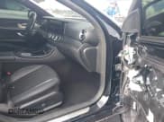 ✅ 2022 Mercedes-Benz E 350 • VIN: W1KZF8DBXNB075709 • Lot: 42354710. Wystawiony na IAAI z przebiegiem 69 303 mil. Bezpłatny archiwum sprzedaży aukcyjnych z USA i szczegółowy raport historii pojazdu na DreamBid. Zdjęcie 5.