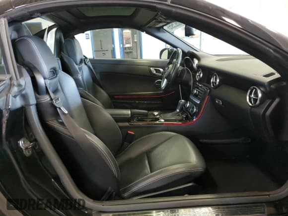 ✅ 2015 Mercedes-Benz SLK 250 • VIN: WDDPK4HA1FF108183 • Lot: 65925955. Listed on Copart with 39,120 mi. Free auction sales archive from the USA and detailed vehicle history report at DreamBid. Image 10.