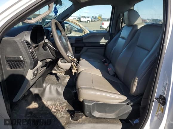 ✅ 2015 Ford F-150 XL • VIN: 1FTMF1CP9FFA40307 • Lot: 80064004. Wystawiony na Copart z przebiegiem 70 983 mil. Bezpłatny archiwum sprzedaży aukcyjnych z USA i szczegółowy raport historii pojazdu na DreamBid. Zdjęcie 7.