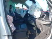 ✅ 2021 Ford Transit Cargo • VIN: 1FTBW3X88MKA61112 • Lot: 43350434. Wystawiony na IAAI z przebiegiem 57 141 mil. Bezpłatny archiwum sprzedaży aukcyjnych z USA i szczegółowy raport historii pojazdu na DreamBid. Zdjęcie 5.