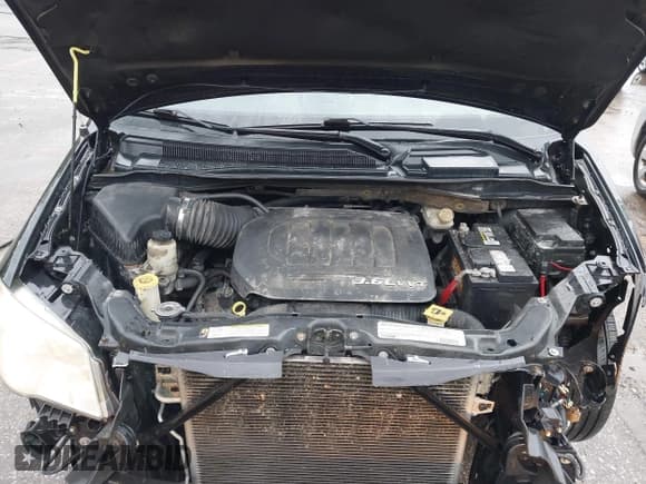 ✅ 2011 Chrysler Town & Country Touring L • VIN: 2A4RR8DG6BR641157 • Lot: 43289483. Wystawiony na IAAI z przebiegiem 205 673 mil. Bezpłatny archiwum sprzedaży aukcyjnych z USA i szczegółowy raport historii pojazdu na DreamBid. Zdjęcie 10.