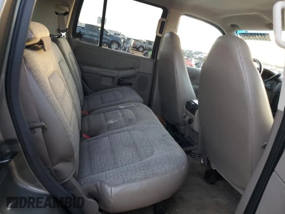 ✅ 2002 Ford Explorer XLS • VIN: 1FMZU62E32UA76407 • Лот: 88239565. Опубликован ранее на Copart с пробегом Не указан. Бесплатный доступ к архиву аукционных продаж из США и подробный отчёт об истории автомобиля на DreamBid. Изображение 11.