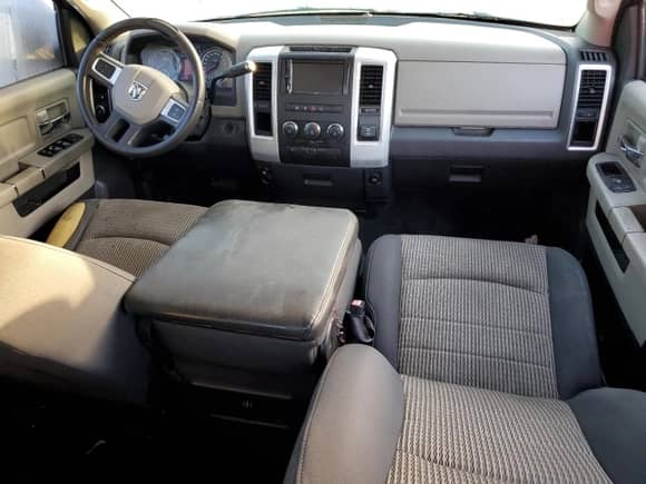 2010 Dodge 1500 SLT z VIN 1D7RB1CT7AS206067, wystawiony jako Copart lot #78496084 z przebiegiem 203 871 mil mil oraz Szkoda całkowita • Salvage title. Historia ofert i sprzedaży dostępna na DreamBid. Obrazek 8.