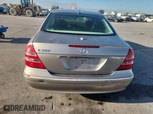 ✅ 2005 Mercedes-Benz E 500 • VIN: WDBUF70J35A691235 • Lot: 93189855. Wystawiony na Copart z przebiegiem 164 055 mil. Bezpłatny archiwum sprzedaży aukcyjnych z USA i szczegółowy raport historii pojazdu na DreamBid. Zdjęcie 6.