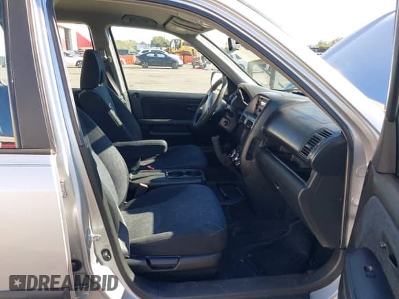 ✅ 2005 Honda CR-V LX • VIN: SHSRD68505U300606 • Lot: 43461620. Wystawiony na IAAI z przebiegiem 156 128 mil. Bezpłatny archiwum sprzedaży aukcyjnych z USA i szczegółowy raport historii pojazdu na DreamBid. Zdjęcie 5.