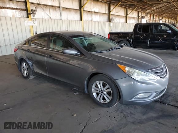 ✅ 2013 Hyundai Sonata GLS • VIN: 5NPEB4AC0DH522586 • Lot: 76137074. Listed on Copart with 195,372 mi. Free auction sales archive from the USA and detailed vehicle history report at DreamBid. Image 4.