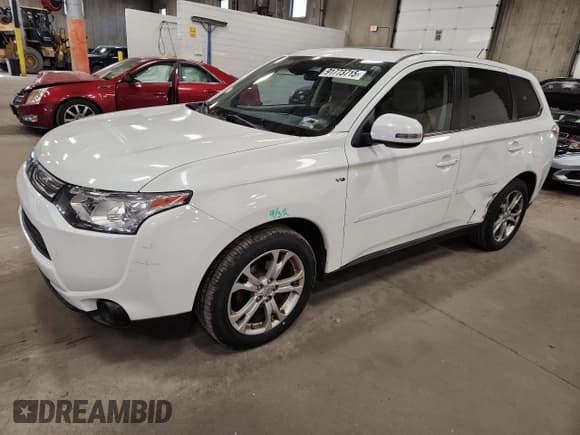 ✅ 2014 Mitsubishi Outlander GT • VIN: JA4JZ4AX7EZ002435 • Lot: 91773715. Wystawiony na Copart z przebiegiem 173 217 mil. Bezpłatny archiwum sprzedaży aukcyjnych z USA i szczegółowy raport historii pojazdu na DreamBid. Zdjęcie 1.