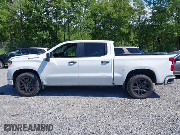 2023 Chevrolet Silverado 1500 Custom z VIN 1GCPDBEKXPZ264163, wystawiony jako IAAI lot #42630768 z przebiegiem 61 305 mil mil oraz . Historia ofert i sprzedaży dostępna na DreamBid. Obrazek 14.