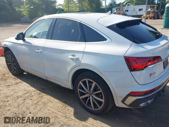 ✅ 2023 Audi SQ5 Sportback Premium Plus • VIN: WA124AFY3P2110694 • Лот: 42551929. Опубликован ранее на IAAI с пробегом 19 050 миль. Бесплатный доступ к архиву аукционных продаж из США и подробный отчёт об истории автомобиля на DreamBid. Изображение 3.