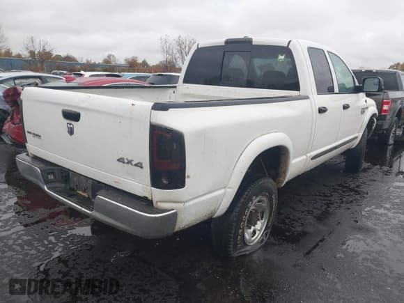 ✅ 2007 Dodge 2500 SLT • VIN: 3D7KS28D17G767678 • Lot: 43540763. Wystawiony na IAAI z przebiegiem 239 125 mil. Bezpłatny archiwum sprzedaży aukcyjnych z USA i szczegółowy raport historii pojazdu na DreamBid. Zdjęcie 4.