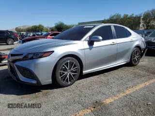 2022 Toyota Camry SE with VIN 4T1G11AK1NU680892, listed as a Copart auction lot 84971915 with 50,045 mi miles and Salvage title. Bid and sale history available at DreamBid. Image 1.