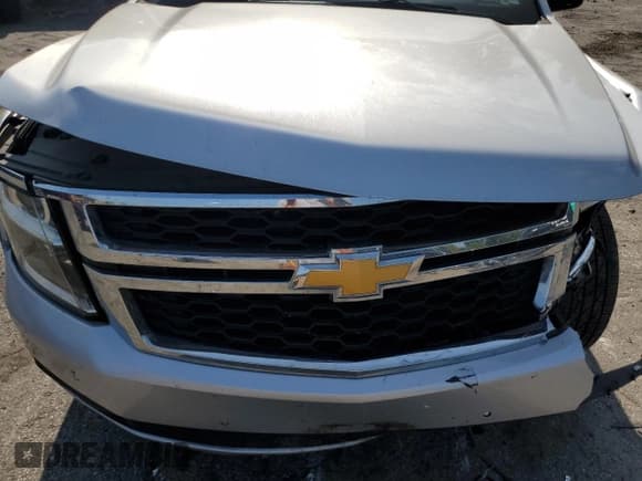 ✅ 2018 Chevrolet Suburban LT • VIN: 1GNSKHKC0JR380860 • Lot: 71195434. Wystawiony na Copart z przebiegiem 69 452 mil. Bezpłatny archiwum sprzedaży aukcyjnych z USA i szczegółowy raport historii pojazdu na DreamBid. Zdjęcie 14.