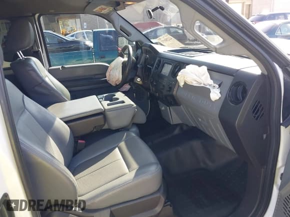 ✅ 2014 Ford F-250 XL • VIN: 1FT7X2A66EEA48248 • Lot: 42230951. Listed on IAAI with 180,785 mi. Free auction sales archive from the USA and detailed vehicle history report at DreamBid. Image 5.