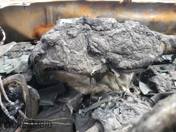 ✅ 2019 Chevrolet Silverado 1500 LT • VIN: 1GCPYDEK1KZ301836 • Lot: 52033504. Wystawiony na Copart z przebiegiem Nie podano. Bezpłatny archiwum sprzedaży aukcyjnych z USA i szczegółowy raport historii pojazdu na DreamBid. Zdjęcie 9.