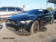 ✅ 2017 Ford Mustang GT • VIN: 1FA6P8CF3H5277668 • Lot: 43117218. Wystawiony na IAAI z przebiegiem 45 694 mil. Bezpłatny archiwum sprzedaży aukcyjnych z USA i szczegółowy raport historii pojazdu na DreamBid. Zdjęcie 2.
