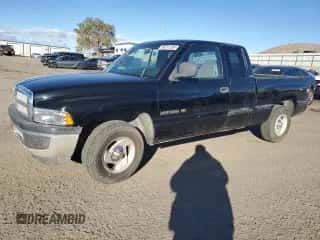 2000 Dodge 1500 z VIN 3B7HC13Z9YM200300, wystawiony jako Copart lot #80311264 z przebiegiem 153 266 mil mil oraz Czysty tytuł • Clean title. Historia ofert i sprzedaży dostępna na DreamBid. Obrazek 1.