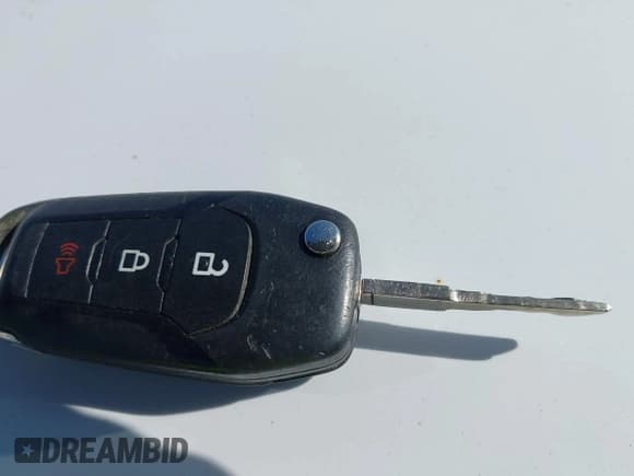 ✅ 2017 Ford F-150 XL • VIN: 1FTMF1C8XHKC26005 • Lot: 43404548. Listed on IAAI with 140,510 mi. Free auction sales archive from the USA and detailed vehicle history report at DreamBid. Image 11.