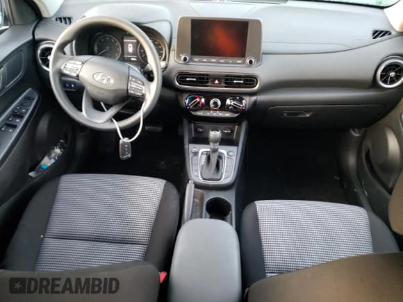 ✅ 2022 Hyundai Kona SE • VIN: KM8K2CAB6NU845919 • Лот: 80514873. Опубликован ранее на Copart с пробегом 18 978 миль. Бесплатный доступ к архиву аукционных продаж из США и подробный отчёт об истории автомобиля на DreamBid. Изображение 8.