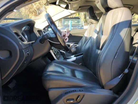 ✅ 2013 Volvo S60 T5 • VIN: YV1612FH3D2233438 • Lot: 91396345. Wystawiony na Copart z przebiegiem 69 247 mil. Bezpłatny archiwum sprzedaży aukcyjnych z USA i szczegółowy raport historii pojazdu na DreamBid. Zdjęcie 7.