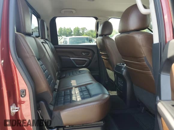 ✅ 2016 Nissan Titan Platinum Reserve • VIN: 1N6BA1F48GN507244 • Lot: 63213795. Wystawiony na Copart z przebiegiem 115 124 mil. Bezpłatny archiwum sprzedaży aukcyjnych z USA i szczegółowy raport historii pojazdu na DreamBid. Zdjęcie 10.